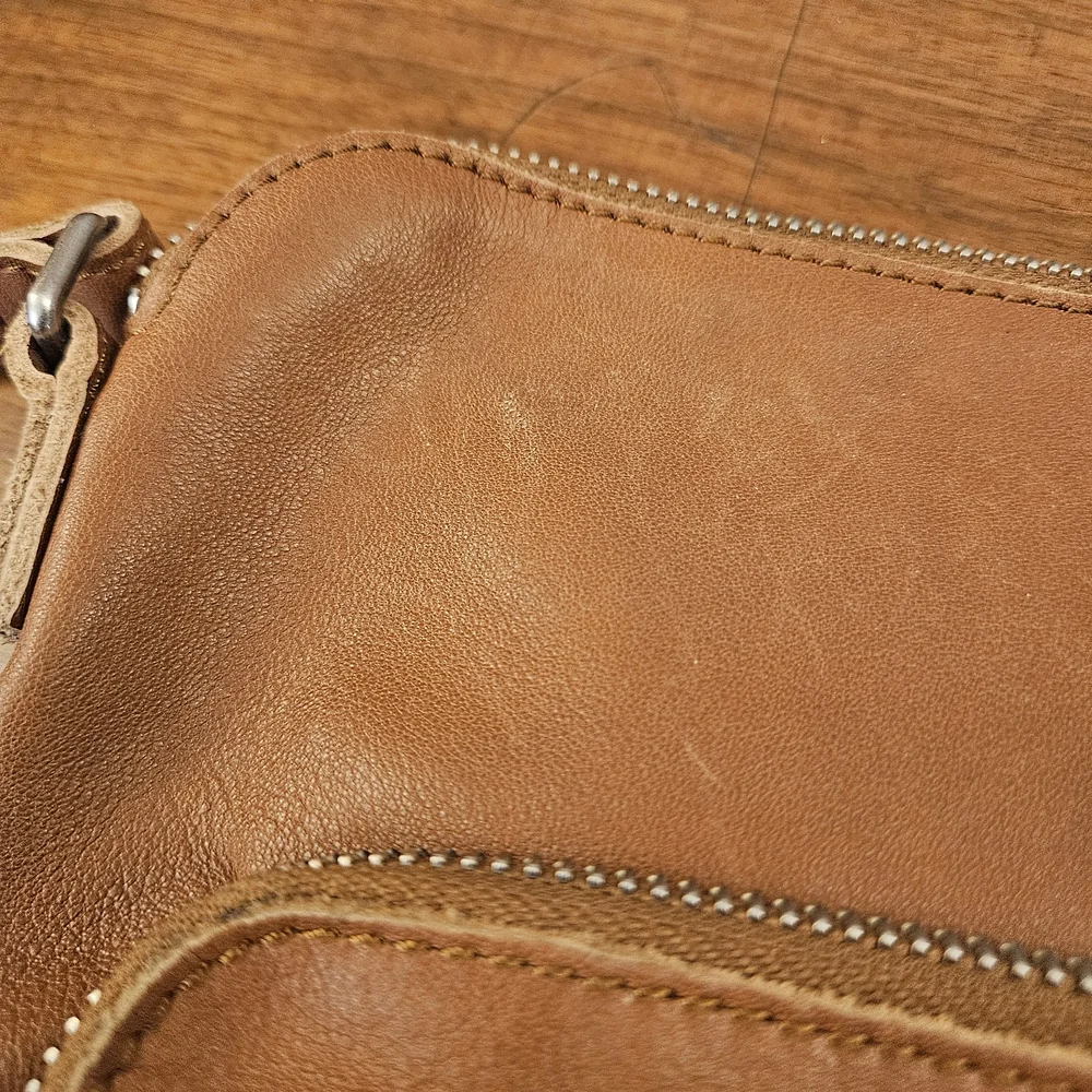 Ecco Brown Leather Crossbody‎ Purse Fabric Lined Outer And Inner Pockets
